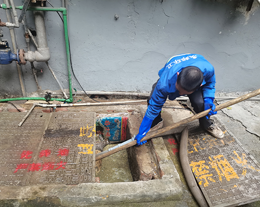 雅星镇清掏化粪池